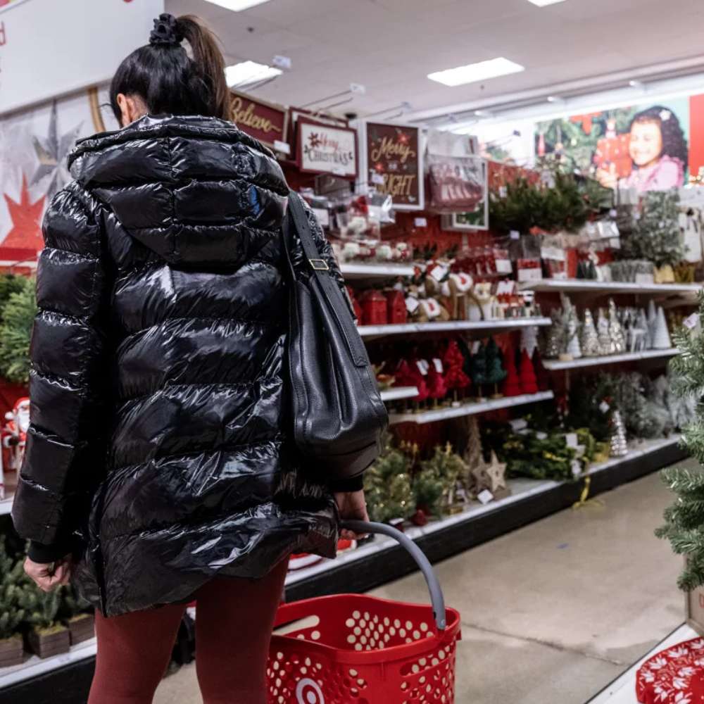 Target Warns of Weak Holiday Shopping Season, Signals Challenges in Retail Sector