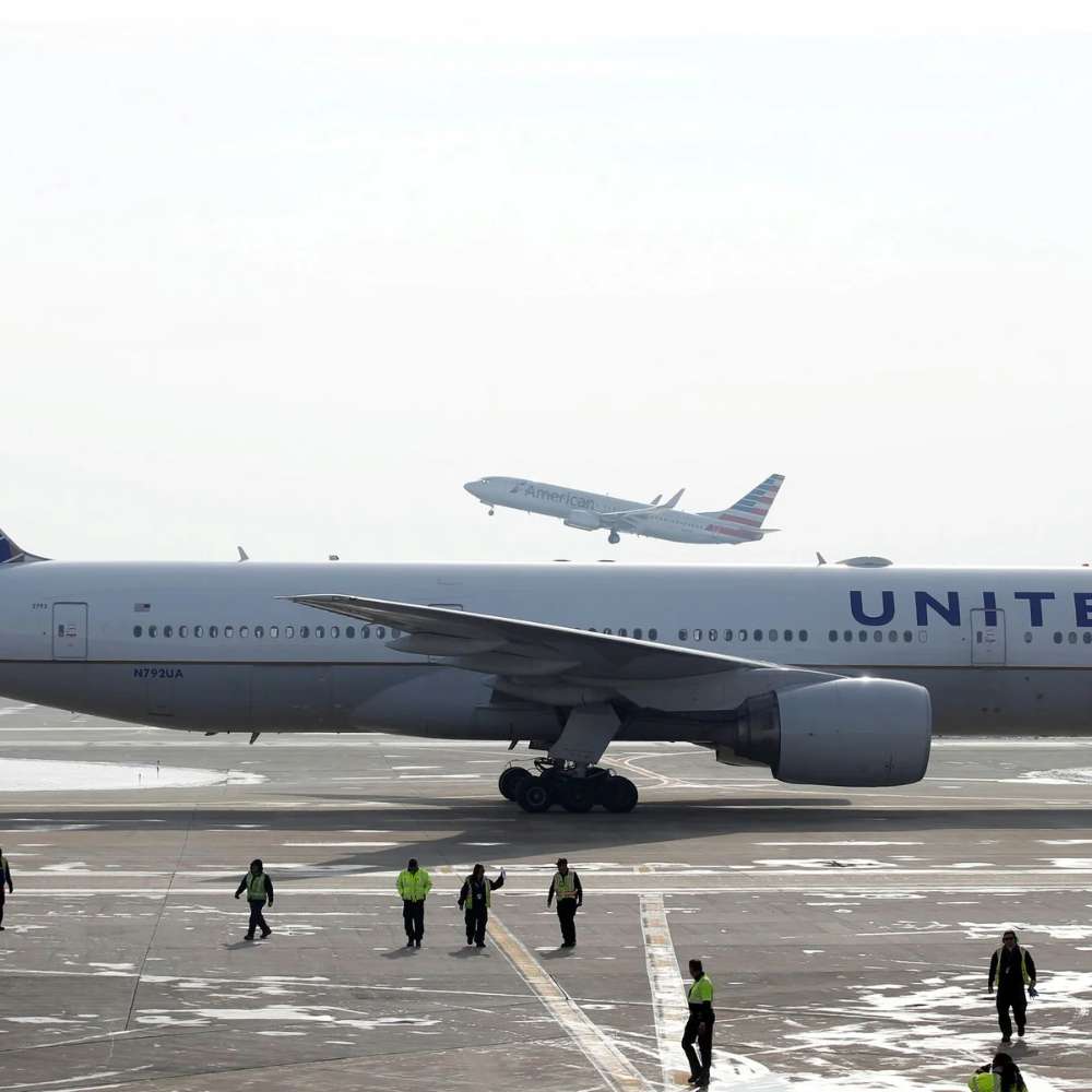 Body Found in Wheel Well of United Airlines Flight from Chicago to Maui