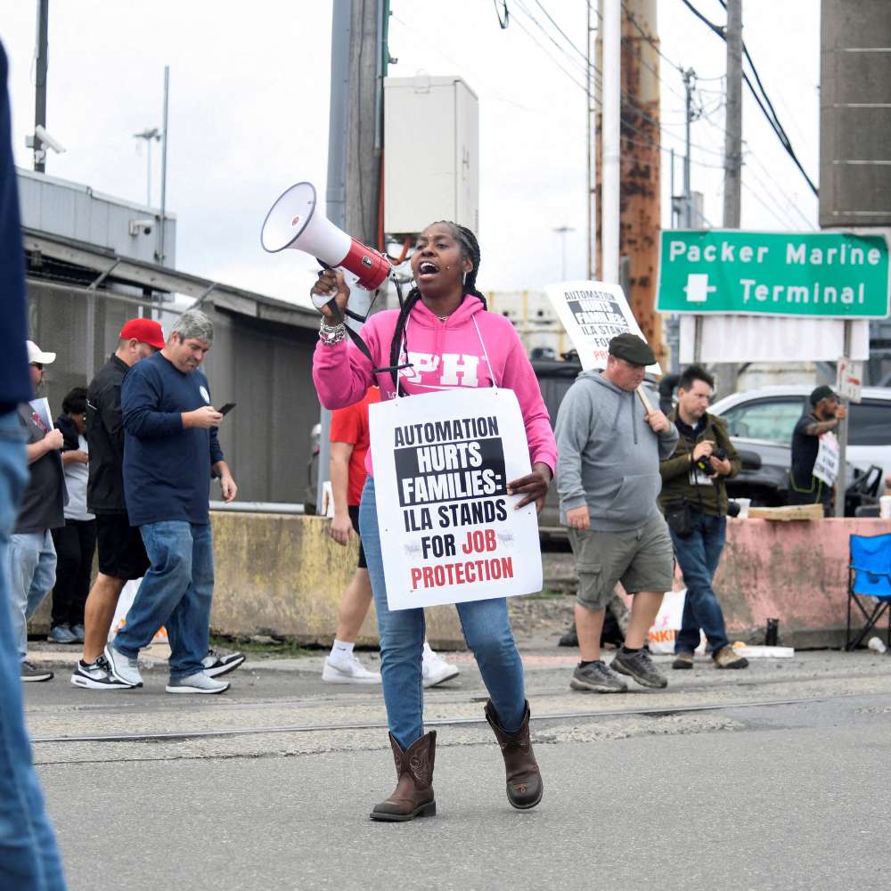 Union Dockworkers and Port Employers Reach Tentative Six-Year Agreement