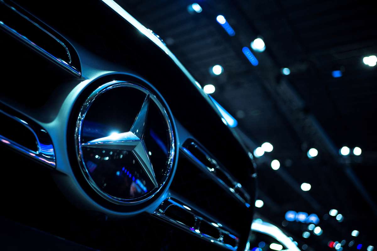 Mercedes-Benz Expects Significant Profit Decline in 2025